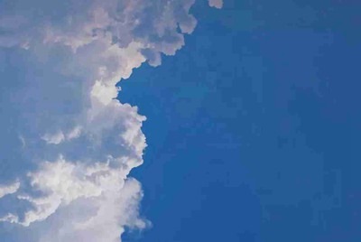 英雄联盟登陆不上去，一登陆就是说网络问题。但是网没问题