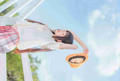 穿越火线里面怎么才能送枪给好友