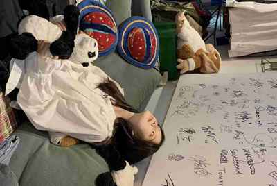请借给我一个4399生死狙击的号里面要有神器