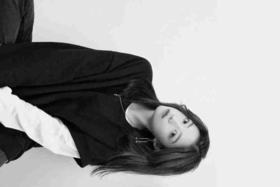 我无意中在微信上加了一个公众号，然后半天时间几十个女的发消息过来，基本都是来约的还发照片，我没回，