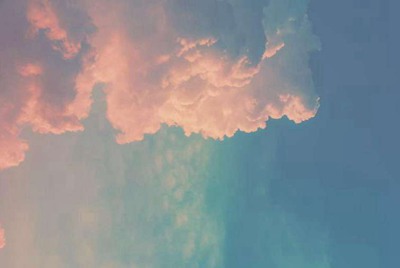 动画片《圣斗士星矢》中,冥王哈迪斯借用的是谁的身体复活?